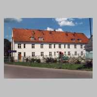 111-1257 Das Kinderheim an der Strasse nach Stobingen und Taplacken.JPG